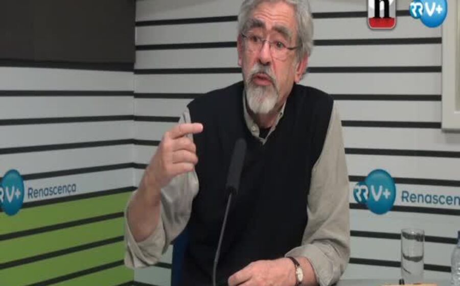 António Barreto: 'Se PS e PSD não se prepararem serão ‘hooligans’ políticos'