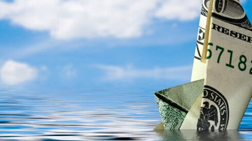 Nomura: Se tem dólares, venda