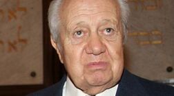 Mário Soares continua em coma profundo, 