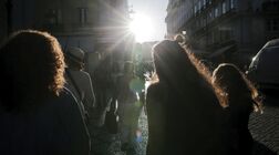Queda dos empréstimos às famílias abranda ligeiramente em Novembro
