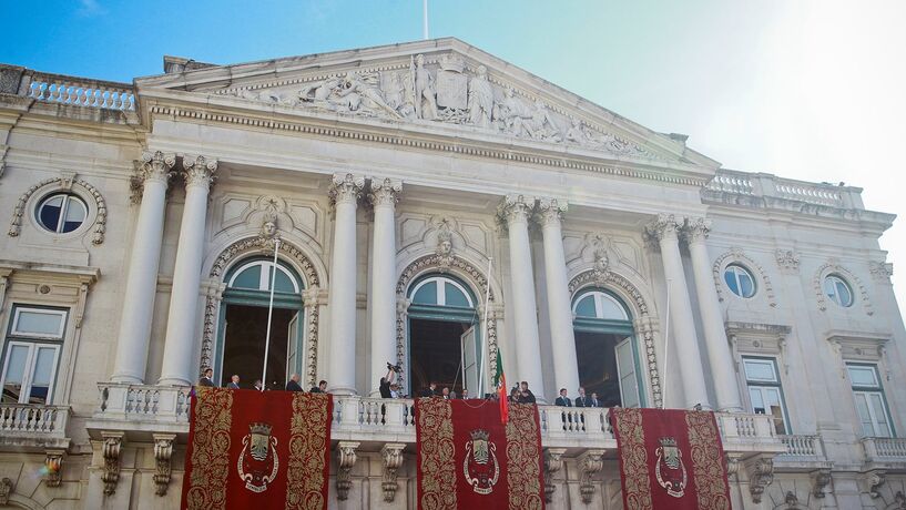 Câmaras nunca cobraram tantos impostos e taxas