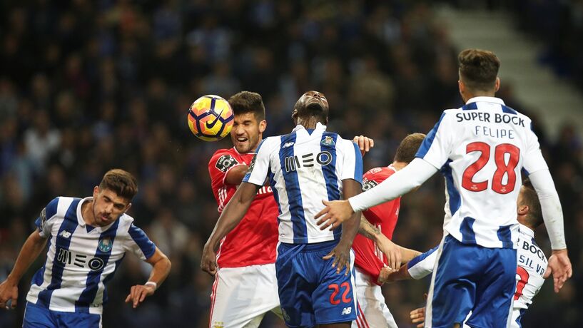 El fenomenal golazo de Corona no le alcanzó a Porto