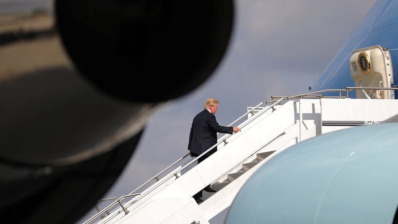 Trump proíbe companhias aéreas chinesas de voarem para os EUA