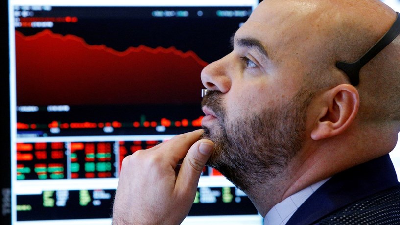 Fecho dos mercados: Bolsas voltam ao vermelho, petróleo afunda pelo quinto dia