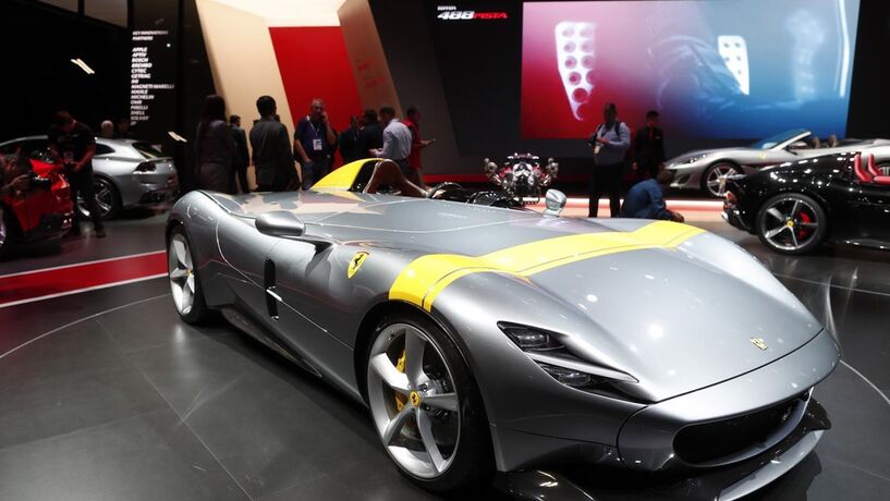 Ferrari escolhe 499 “sortudos” para modelo Monza, de 1,6 milhões de euros