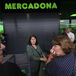 Fotogaleria: Povo e presunto às costas na estreia da Mercadona em Portugal