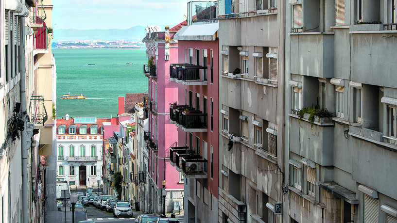 Investimento público para habitação está “longe de ser suficiente”