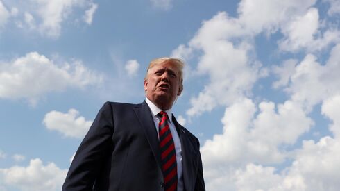 Trump suspende entrada de europeus nos EUA durante 30 dias