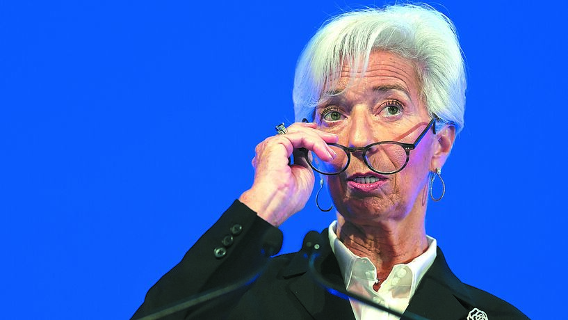 BCE deve reforçar estímulos em 500 mil milhões de euros