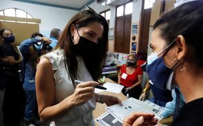 Eleitores atentos à economia e confiantes em contagem 'precisa' dos votos