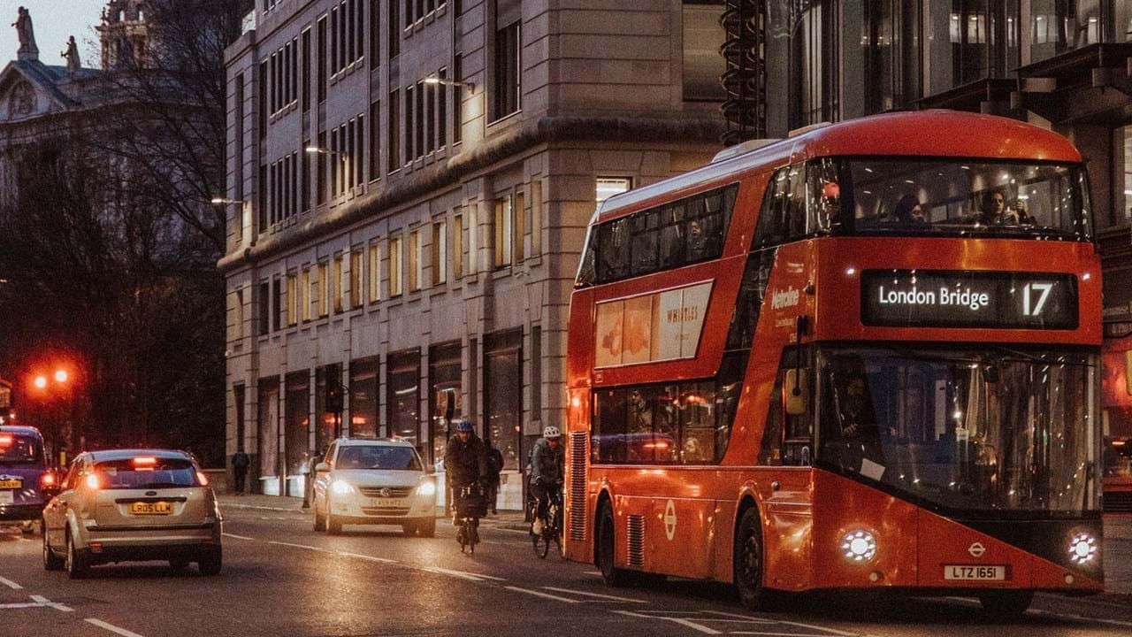 Inglaterra Vai Cobrar Taxa A Carros Poluentes Em Quase Toda A Grande