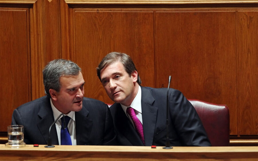 Miguel Relvas e Passos Coelho trocam ideias