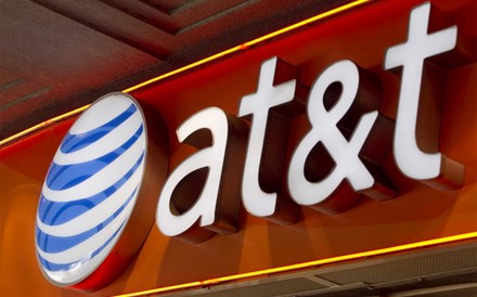 AT&T e Time Warner exploram possível fusão