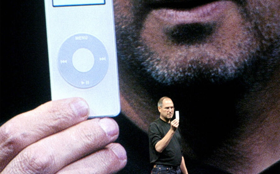 Steve Jobs a apresentar o iPod Nano a 7 de Setembro de 2005, em São Francisco.