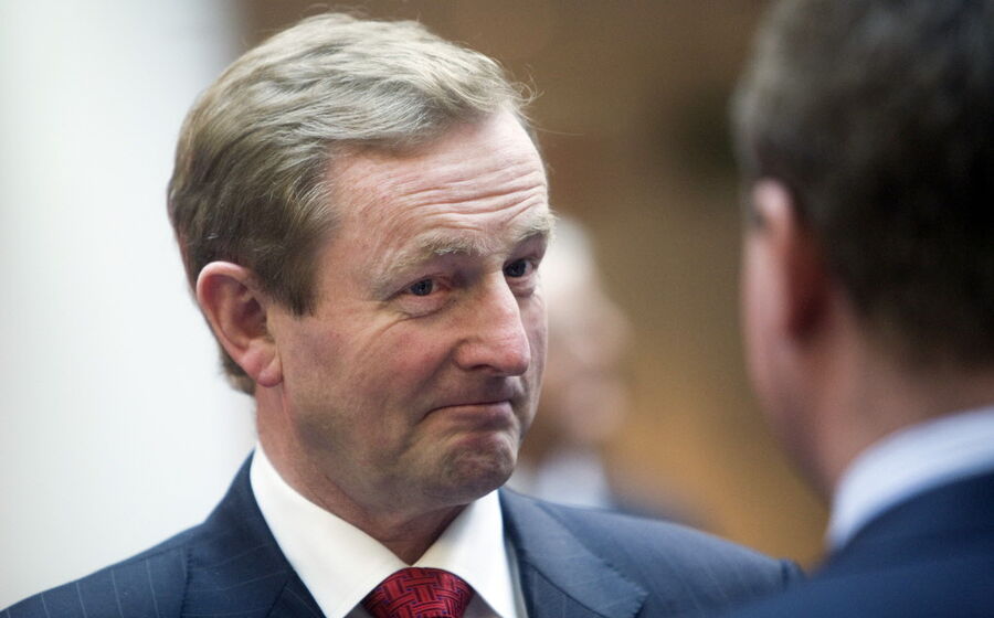 Um ano depois do pedido de ajuda externa, o governo de Enda Kenny tem sido elogiado por fazer da Irlanda um 'aluno exemplar' entre os países que solicitaram resgate