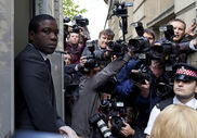 22 de Setembro de 2011- Kweku Adoboli, trader do UBS acusado de fraude e contabilidade falsa que conduziu a uma perda de 2,3 mil milhões de dólares para o maior banco suíço, poderá pedir ao tribunal para ser libertado sob fiança enquanto aguarda julgamento.