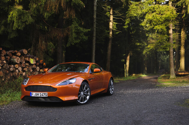 Aston Martin: Adeus James Bond, olá mulheres ao volante