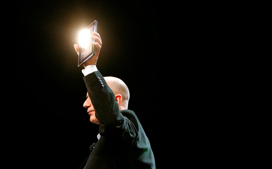 28 de Setembro de 2011 - Jeff Bezos, CEO da Amazon, na apresentação do novo Kindle