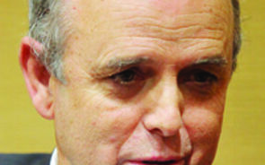 António Tomás correia - Presidente do Montepio Geral: Não há uma visão para o crescimento da economia e não vislumbro capacidade de a construir.