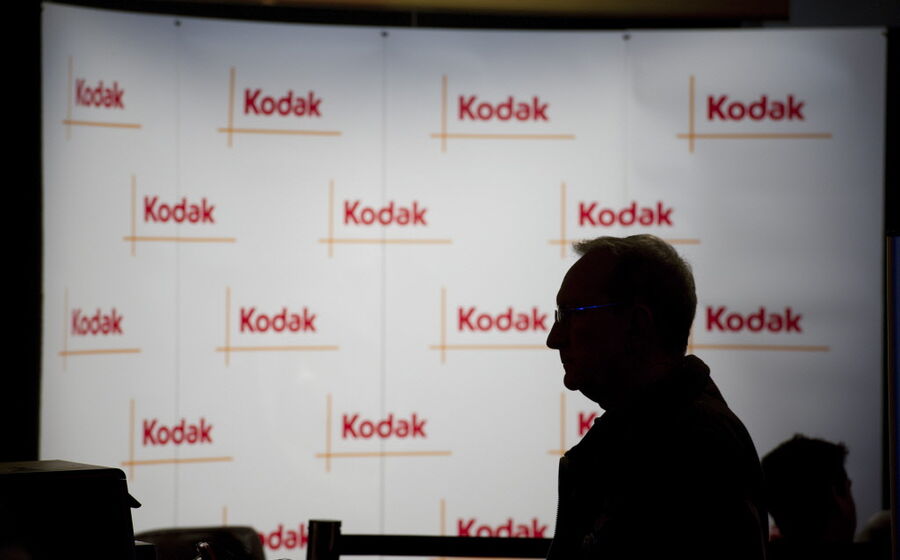 A contraluz. É assim que a Eastman Kodak, nascida há 132 anos, se encontra de momento.