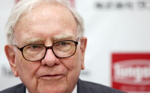 Warren Buffett  - Berkshire Hathaway - 44 mil milhões de dólares