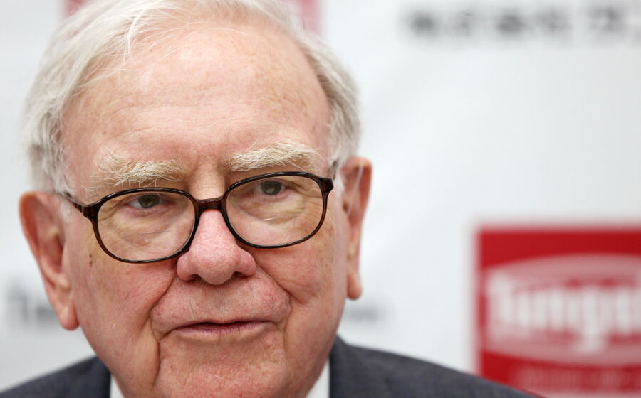 Warren Buffett  - Berkshire Hathaway - 44 mil milhões de dólares