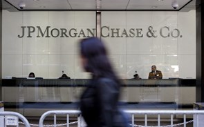 Ex-funcionários do JPMorgan acusados por gerarem perdas superiores a 6 mil milhões de dólares