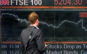 Bolsas europeias otimistas com crescimento económico da China. FTSE 100 atinge recorde