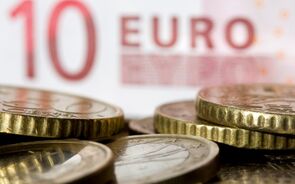 Euro perde terreno para rival norte-americano