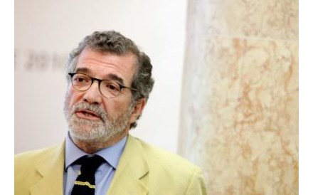 Campos e Cunha diz que o problema de Portugal &eacute; &quot;pol&iacute;tico&quot;