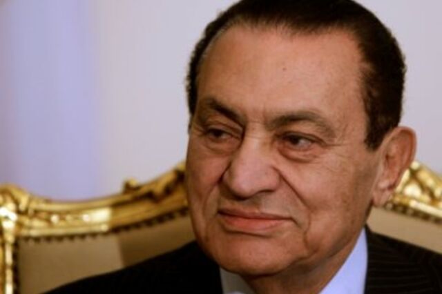 Mubarak sai da prisão para um hospital militar