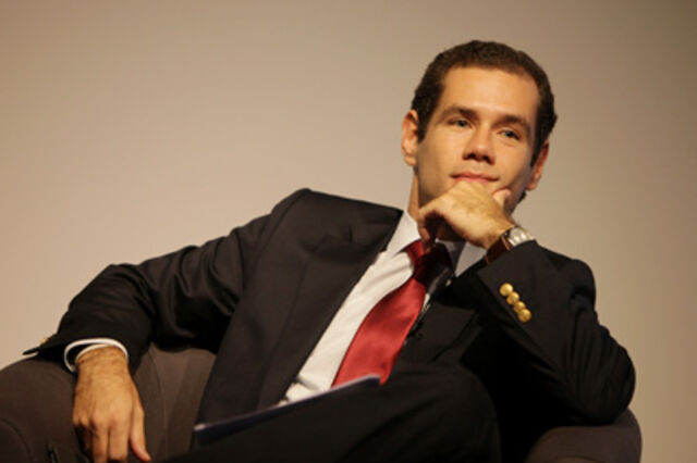 Crescimento retrai-se mas ainda ser&aacute; de 4% em 2012 