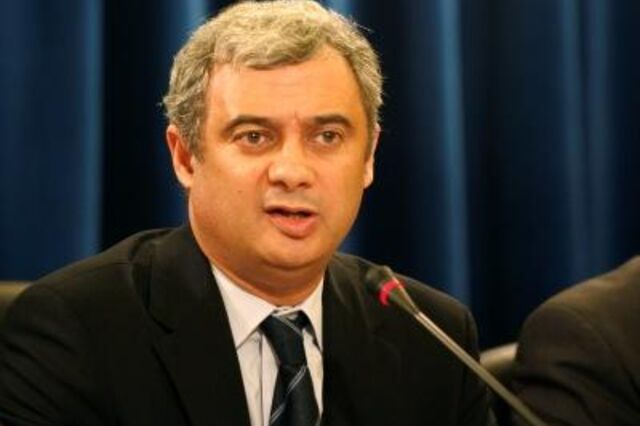 Pedro Silva Pereira acusa Cavaco de 'deixar bomba atómica'