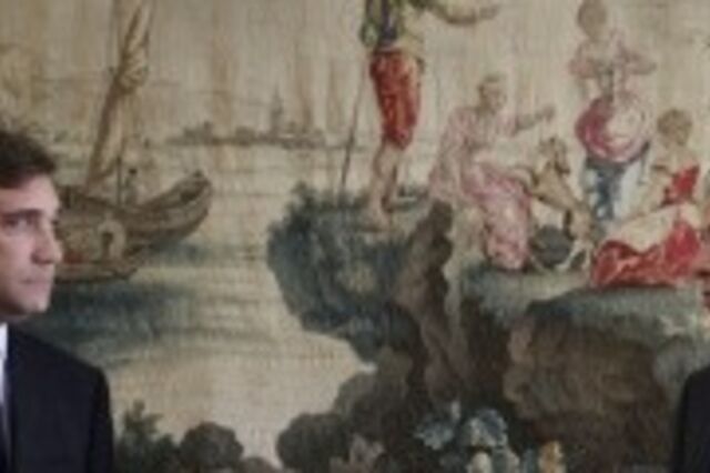 Passos e Sócrates regressaram de Paris no mesmo avião mas em classes diferentes