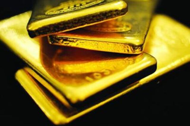 Ouro cai para mínimos de mais de dois anos