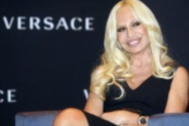 Versace dever&aacute; despedir CEO ap&oacute;s disputa com Donatella