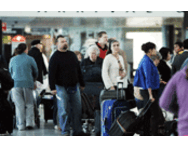 Greve força passageiros a chegarem quatro horas antes aos aeroportos