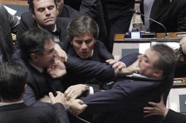 Agress&otilde;es no Parlamento italiano