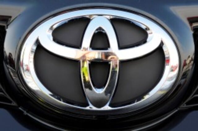 Toyota volta a recolher autom&oacute;veis