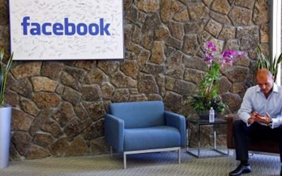 Facebook lan&ccedil;a e-mail para utilizadores da rede social