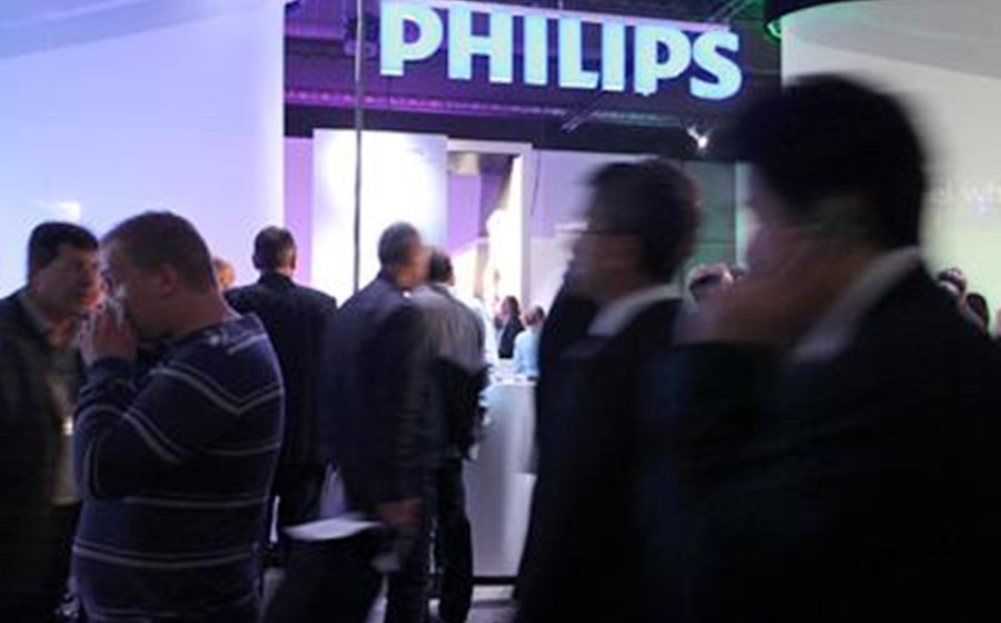 Philips avan&ccedil;a para corte de custos ap&oacute;s preju&iacute;zos