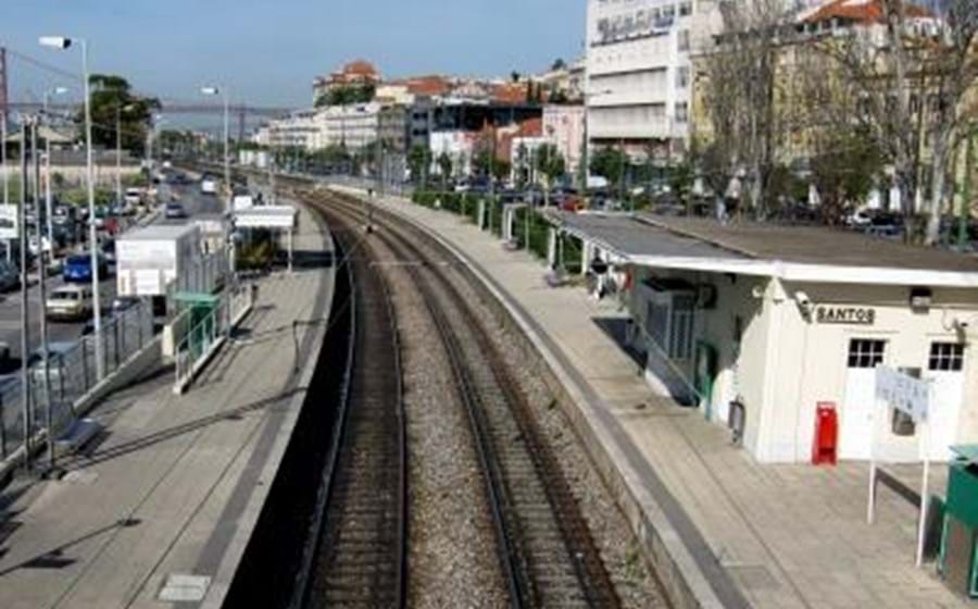 Sector ferrovi&aacute;rio em greve dia 8 de Julho