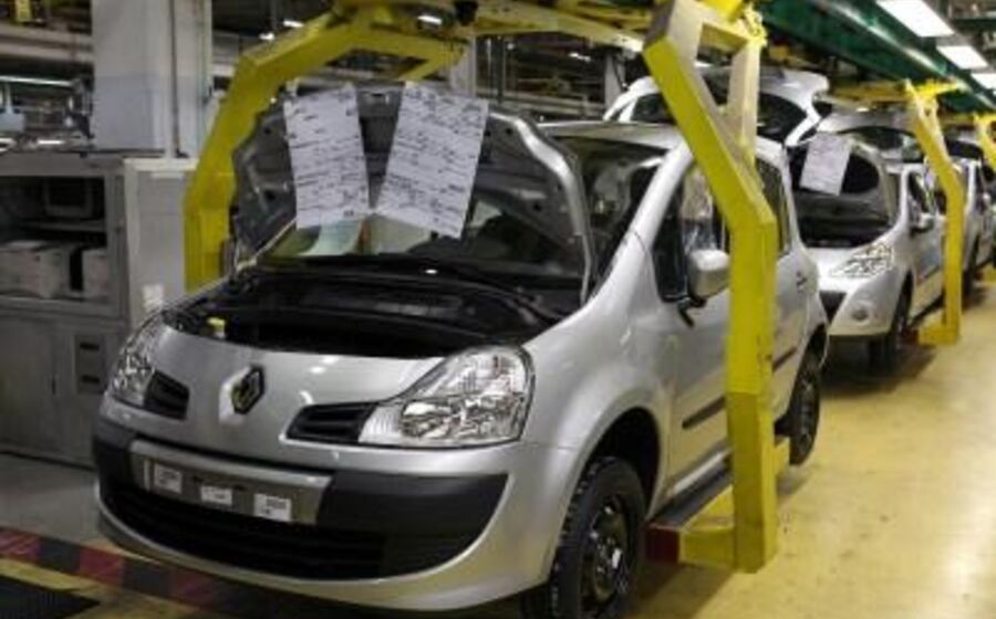 Fábrica de Aveiro tem estado a produzir motores elétricos para os carros híbridos da Renault. 