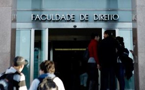 Estudantes fecham Faculdade de Direito da Universidade de Lisboa