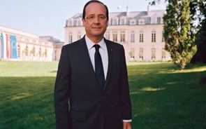 Hollande dirige-se aos portugueses para relembrar que h&aacute; alternativa &agrave; austeridade