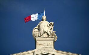 Défice, orçamento e crise. Afinal, o que se passa em França? 