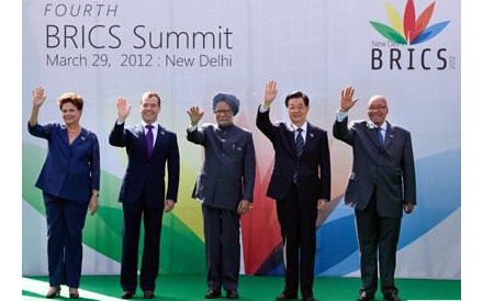 BRICS acordam criar novo banco para enfrentar FMI e Banco Mundial (act)