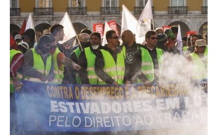 Estivadores voltam à greve a 14 de Novembro