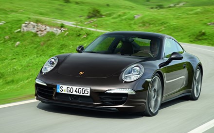 Porsche vai distribuir bónus de 8.600 euros por funcionários