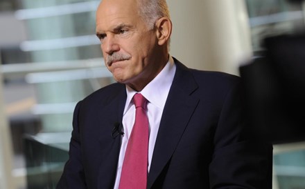 Papandreou avisa que sacrifícios dos portugueses poderão ser em vão